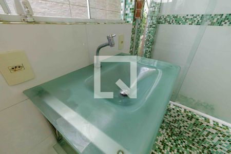 Casa de condomínio à venda com 469m², 4 quartos e 4 vagas Casa de condomínio à venda com 469m², 4 quartos e 4 vagasBanheiro da Suíte 4