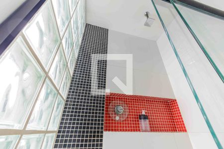 Casa de condomínio à venda com 469m², 4 quartos e 4 vagas Casa de condomínio à venda com 469m², 4 quartos e 4 vagasBanheiro da Suíte 2