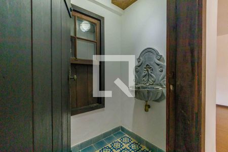 Casa de condomínio à venda com 469m², 4 quartos e 4 vagas Casa de condomínio à venda com 469m², 4 quartos e 4 vagasLavabo