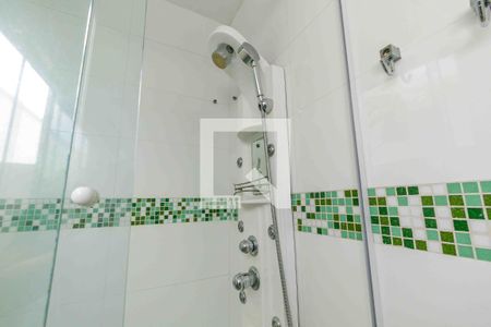 Casa de condomínio à venda com 469m², 4 quartos e 4 vagas Casa de condomínio à venda com 469m², 4 quartos e 4 vagasBanheiro da Suíte 4