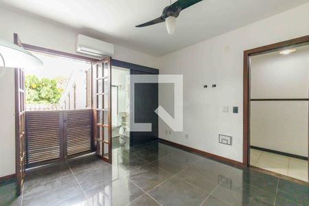 Casa de condomínio à venda com 469m², 4 quartos e 4 vagas Casa de condomínio à venda com 469m², 4 quartos e 4 vagasSuíte 2