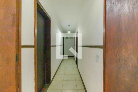 Casa de condomínio à venda com 469m², 4 quartos e 4 vagas Casa de condomínio à venda com 469m², 4 quartos e 4 vagasCorredor