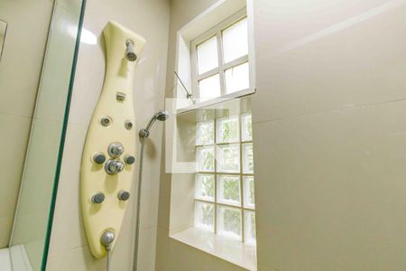 Casa de condomínio à venda com 469m², 4 quartos e 4 vagas Casa de condomínio à venda com 469m², 4 quartos e 4 vagasBanheiro da Suíte 3