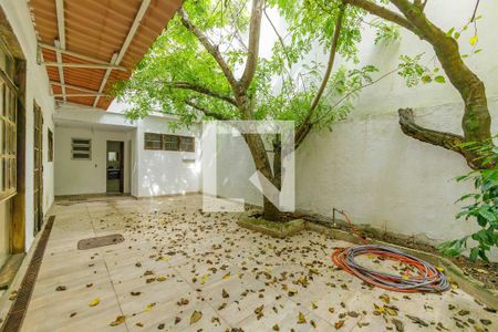 Casa de condomínio à venda com 469m², 4 quartos e 4 vagas Casa de condomínio à venda com 469m², 4 quartos e 4 vagasÁrea de Serviço