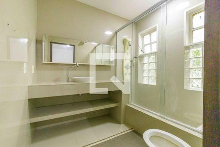 Casa de condomínio à venda com 469m², 4 quartos e 4 vagas Casa de condomínio à venda com 469m², 4 quartos e 4 vagasBanheiro da Suíte 3