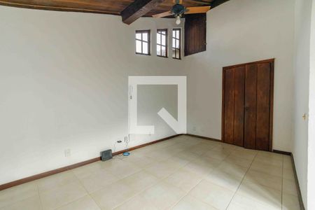 Casa de condomínio à venda com 469m², 4 quartos e 4 vagas Casa de condomínio à venda com 469m², 4 quartos e 4 vagasSala Privativa