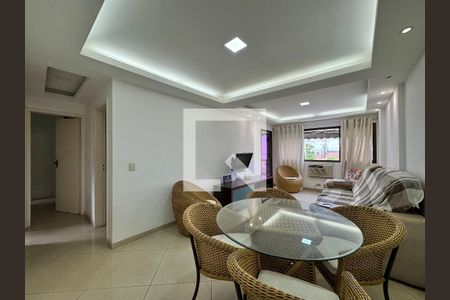 Apartamento à venda com 82m², 3 quartos e 1 vaga Apartamento à venda com 82m², 3 quartos e 1 vagaSala