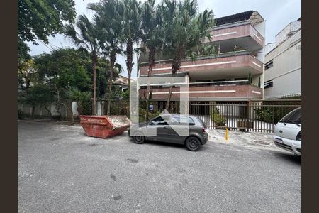 Apartamento à venda com 82m², 3 quartos e 1 vaga Apartamento à venda com 82m², 3 quartos e 1 vagaFachada