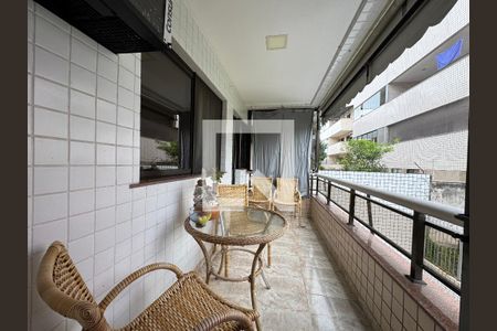 Apartamento à venda com 82m², 3 quartos e 1 vaga Apartamento à venda com 82m², 3 quartos e 1 vagaVaranda