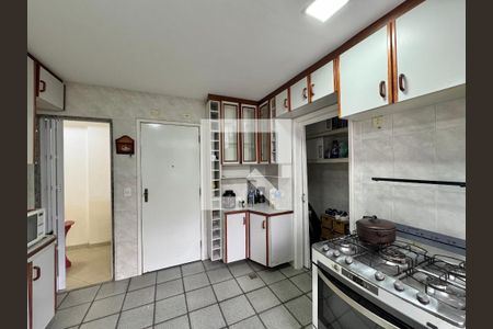 Apartamento à venda com 82m², 3 quartos e 1 vaga Apartamento à venda com 82m², 3 quartos e 1 vagaCozinha e Área de Serviço
