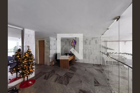 Apartamento à venda com 62m², 2 quartos e 1 vaga Apartamento à venda com 62m², 2 quartos e 1 vagaFachada e portaria