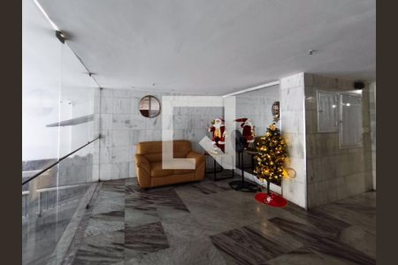 Apartamento à venda com 62m², 2 quartos e 1 vaga Apartamento à venda com 62m², 2 quartos e 1 vagaFachada e portaria