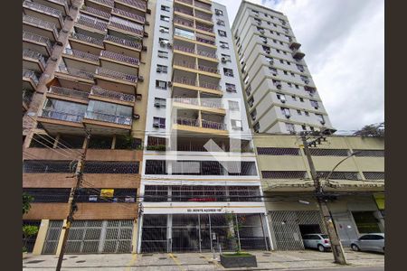 Apartamento à venda com 62m², 2 quartos e 1 vaga Apartamento à venda com 62m², 2 quartos e 1 vagaFachada e portaria