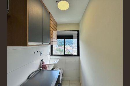 Apartamento à venda com 55m², 2 quartos e 1 vaga Apartamento à venda com 55m², 2 quartos e 1 vagaCozinha e Área de Serviço