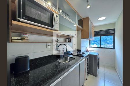 Apartamento à venda com 55m², 2 quartos e 1 vaga Apartamento à venda com 55m², 2 quartos e 1 vagaCozinha e Área de Serviço