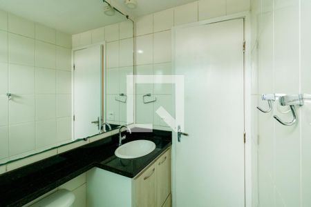 Apartamento à venda com 56m², 2 quartos e 1 vaga Apartamento à venda com 56m², 2 quartos e 1 vagaBanheiro