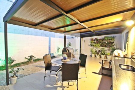 Casa de condomínio para alugar com 82m², 3 quartos e 2 vagasVaranda