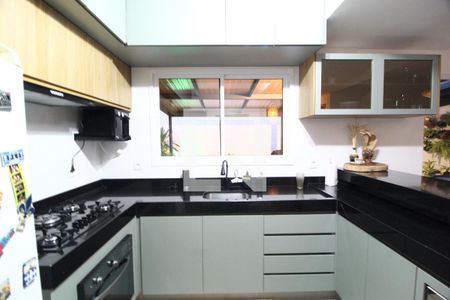Casa de condomínio para alugar com 82m², 3 quartos e 2 vagasCozinha