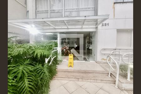 Apartamento à venda com 70m², 2 quartos e 1 vaga Apartamento à venda com 70m², 2 quartos e 1 vagaPortaria