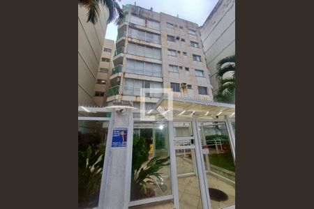 Apartamento à venda com 70m², 2 quartos e 1 vaga Apartamento à venda com 70m², 2 quartos e 1 vagaFachada com cartaz QA