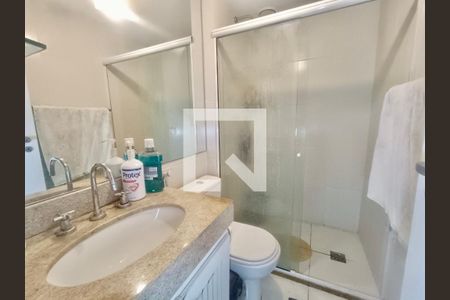Apartamento à venda com 70m², 2 quartos e 1 vaga Apartamento à venda com 70m², 2 quartos e 1 vagaSuíte banheiro