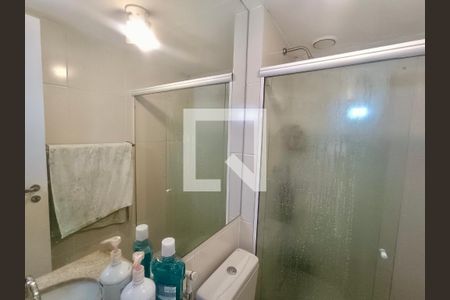 Apartamento à venda com 70m², 2 quartos e 1 vaga Apartamento à venda com 70m², 2 quartos e 1 vagaSuíte banheiro