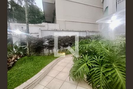 Apartamento à venda com 70m², 2 quartos e 1 vaga Apartamento à venda com 70m², 2 quartos e 1 vagaPortaria