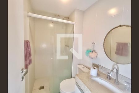 Apartamento à venda com 70m², 2 quartos e 1 vaga Apartamento à venda com 70m², 2 quartos e 1 vagaBanheiro social