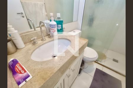 Apartamento à venda com 70m², 2 quartos e 1 vaga Apartamento à venda com 70m², 2 quartos e 1 vagaSuíte banheiro