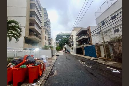 Apartamento à venda com 70m², 2 quartos e 1 vaga Apartamento à venda com 70m², 2 quartos e 1 vagaVista da Rua