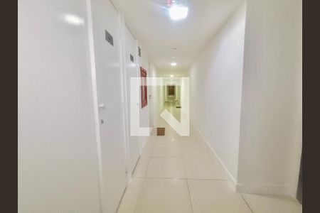 Apartamento à venda com 70m², 2 quartos e 1 vaga Apartamento à venda com 70m², 2 quartos e 1 vagaPortaria