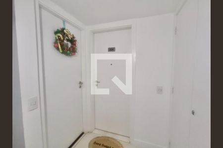 Apartamento à venda com 70m², 2 quartos e 1 vaga Apartamento à venda com 70m², 2 quartos e 1 vagaHall externo