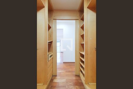 Apartamento para alugar com 130m², 3 quartos e 2 vagas Apartamento para alugar com 130m², 3 quartos e 2 vagasSuite - closet
