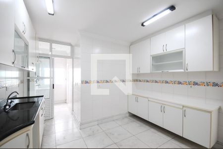 Apartamento para alugar com 130m², 3 quartos e 2 vagas Apartamento para alugar com 130m², 3 quartos e 2 vagasCozinha - Armários