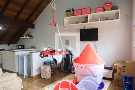 Casa de condomínio à venda com 150m², 2 quartos e 3 vagasSótão