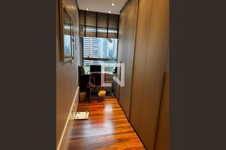 Apartamento à venda com 145m², 2 quartos e 3 vagas Apartamento à venda com 145m², 2 quartos e 3 vagasEscritório