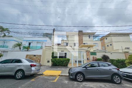 Casa de condomínio para alugar com 245m², 4 quartos e 3 vagas Casa de condomínio para alugar com 245m², 4 quartos e 3 vagasFachada