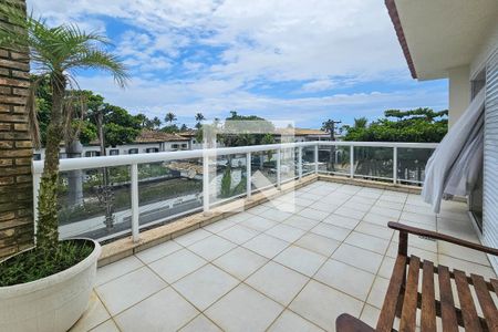 Casa de condomínio para alugar com 245m², 4 quartos e 3 vagas Casa de condomínio para alugar com 245m², 4 quartos e 3 vagasVaranda