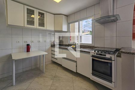 Casa de condomínio para alugar com 245m², 4 quartos e 3 vagas Casa de condomínio para alugar com 245m², 4 quartos e 3 vagascozinha