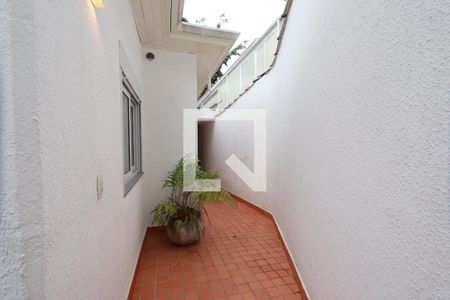 Casa à venda com 139m², 2 quartos e 1 vagaCorredor Lateral
