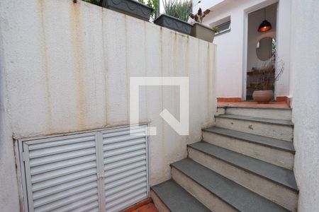 Casa à venda com 139m², 2 quartos e 1 vagaCorredor Lateral