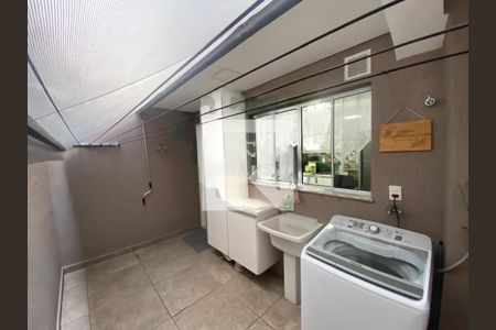 Casa à venda com 158m², 3 quartos e 1 vaga