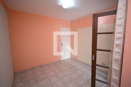 Quarto 1 de casa para alugar com 2 quartos, 80m² em Vila Baby, São Paulo