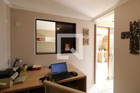 Casa à venda com 250m², 3 quartos e 4 vagasEscritório