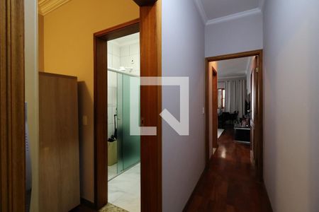 Casa à venda com 250m², 3 quartos e 4 vagasCorredor