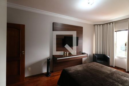 Casa à venda com 250m², 3 quartos e 4 vagasSuíte 2