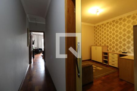 Casa à venda com 250m², 3 quartos e 4 vagasCorredor