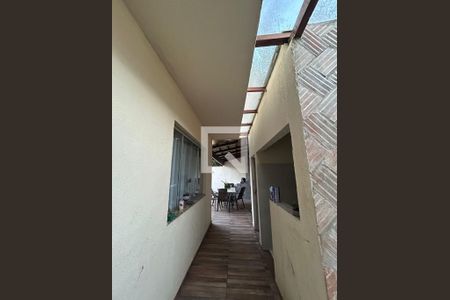Casa à venda com 200m², 4 quartos e 5 vagasÁrea Externa