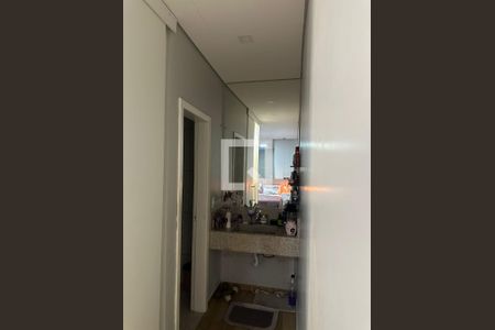 Casa à venda com 200m², 4 quartos e 5 vagasCorredor