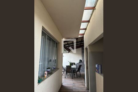 Casa à venda com 200m², 4 quartos e 5 vagasÁrea Externa